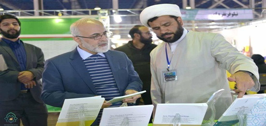 بازدید مدیرکل صدا و سیمای خراسان رضوی از غرفه های نمایشگاه کتاب مشهد