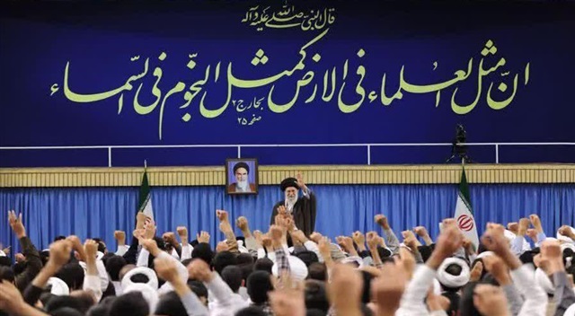 تجدید بیعت طلاب با آرمان های انقلاب و مقام معظم رهبری