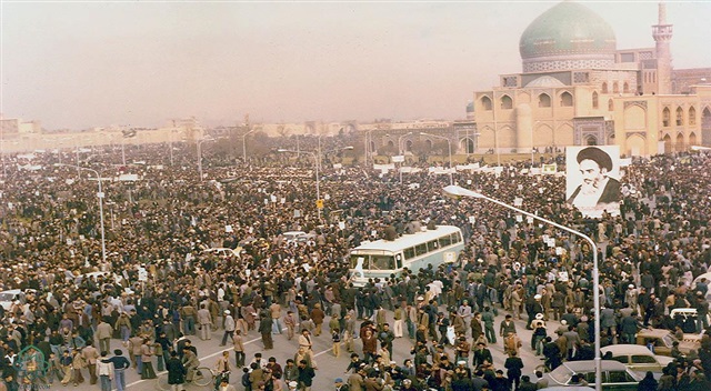 انقلابی مردمی و دین‌مدارانه