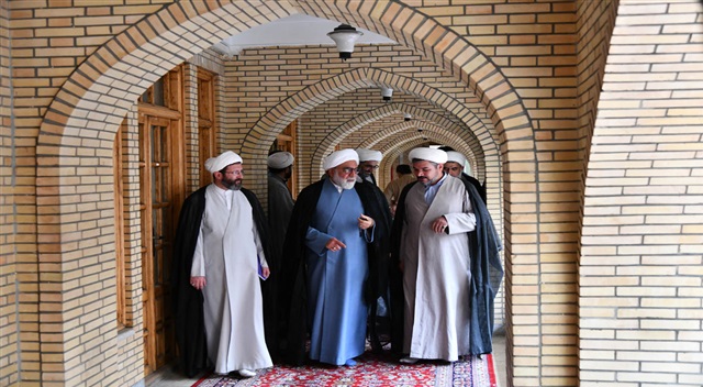 گزارش تصویری | بازدید تولیت آستان قدس رضوی از امتحانات شفاهی دروس خارج حوزه علمیه خراسان (۹)