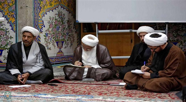 مدرسه دارالعلم از باب تضارب آراء و طرح دیدگاه‌های علمی، کاربردی است