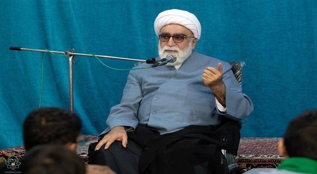 روشنگری و هدایتگری نسل جوان از مهمترین رسالت‌های طلاب و روحانیون است