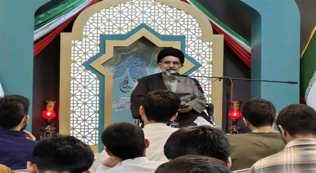 غفلت از چهار ستون بصیرت، امت اسلامی را در برابر فتنه‌های جهانی آسیب‌پذیر می‌کند