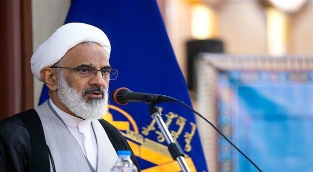 ملت حسینی در مکتب ولایت تسلیم فشار دشمنان و فرهنگ بیگانه نمی‌شود