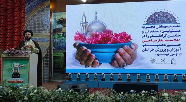 تربیت نسل مؤمن در گرو نقش‌آفرینی روحانیِ مدرسه است