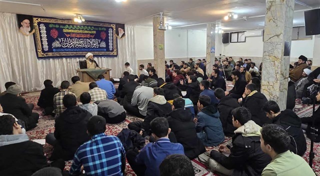 طلبگی، راهِ دائمیِ سربازیِ امام زمان(عج) است