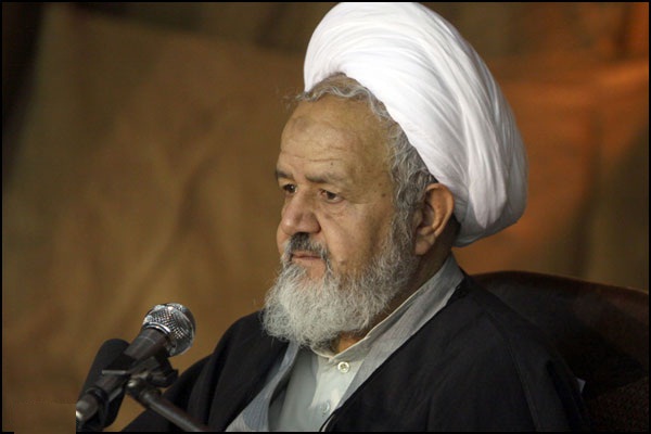 به کسانی رأی دهیم که مشخصه اصلی آن‌ها ولایتمداری است