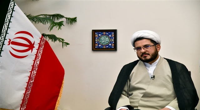 لزوم بهره‌گیری حداکثری از اجتماعات مردمی برای معرفی حوزه‌های علمیه