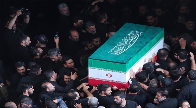  گزارش تصویری ۳ | مراسم اقامه نماز بر پیکر مطهر امام مجاهد شهید حضرت آیت‌الله العظمی سیدعلی خامنه‌ای و شهدای خانواده ایشان