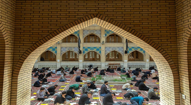 گزارش تصویری |  بازدید مدیر حوزه علمیه خراسان از مرحله دوم رقابت‌های علمی نخبگان حوزه‌های علمیه