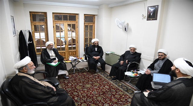  گزارش تصویری ۸ | حجت‌الاسلام والمسلمین فرزانه از امتحانات شفاهی دروس خارج حوزه علمیه خراسان بازدید کرد