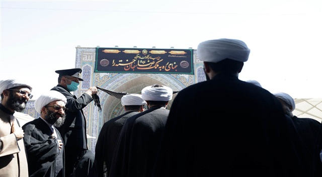 گزارش تصویری |  اذن خدمت مبلغان جهادی حوزه علمیه خراسان برای دهه آخر صفر در حرم رضوی