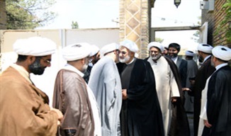  گزارش تصویری | دیدار صمیمانه مدیر حوزه علمیه خراسان با اساتید مدرسه علمیه جعفریه قاین