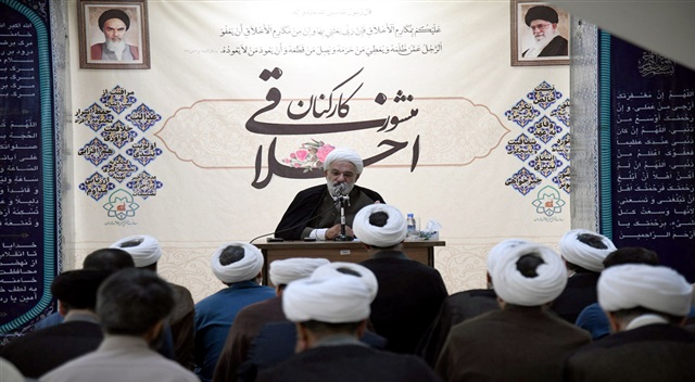  گزارش تصویری | جلسه تبیین منشور اخلاقی کارکنان مرکز مدیریت حوزه علمیه خراسان
