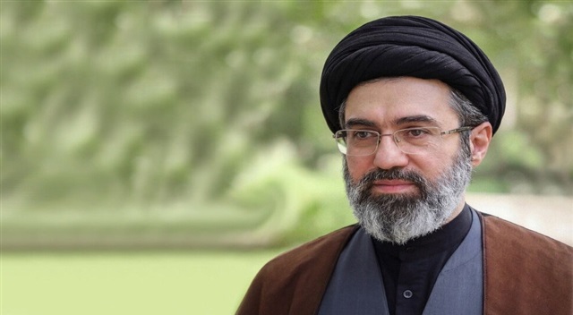 علم همراه با تقوا، مسیر اعتلای ایران اسلامی را هموار می‌کند/ نسل جوان پاسدار ریشه‌های هویت ملی، زبان مادری و پرچم ایران باشد