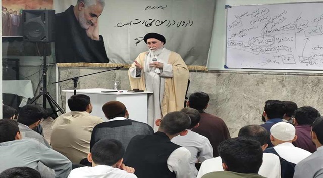 علم بدون معرفت، انسان را به کمال نمی‌رساند