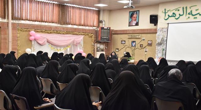  گزارش تصویری |  پیش‌نشست علمی اقتصاد مقاومتی با محوریت نقش زن برگزار شد