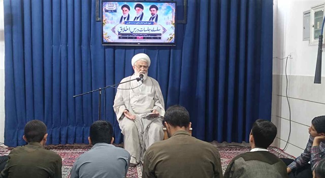 تأکید امام جمعه طبس بر ضرورت تزکیه نفس و تهذیب اخلاق در مسیر طلبگی