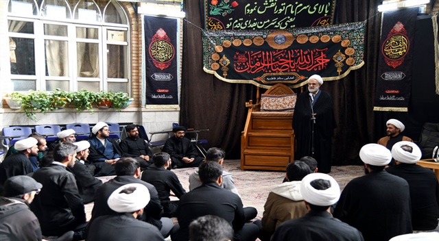  گزارش تصویری | دیدار مدیر حوزه علمیه خراسان با اساتید و طلاب مدرسه علمیه امام صادق(علیه‌السلام) مشهد