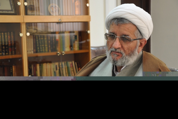 ترویج اندیشه و پرورش افرادی مانند شهید مطهری، لازم است