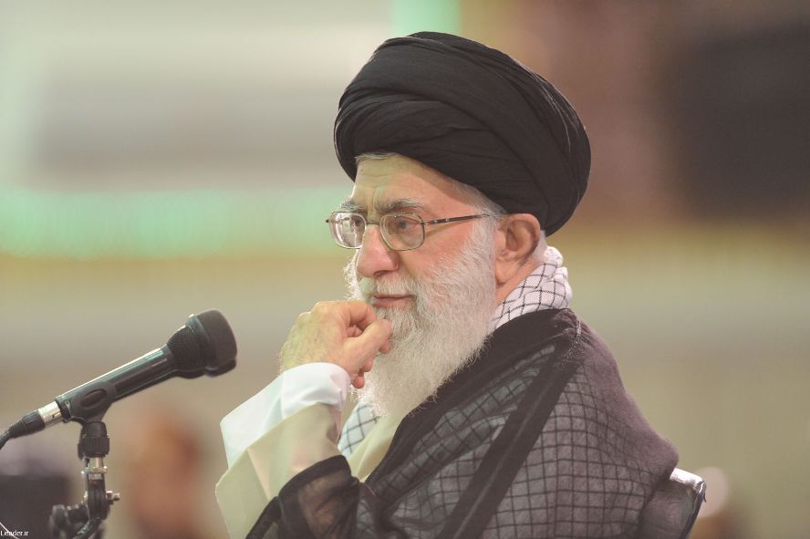 رهبر معظم انقلاب به مناسبت روز زن: حضرت زهرا(س) الگوی کامل عفاف و حجاب زن مسلمان است