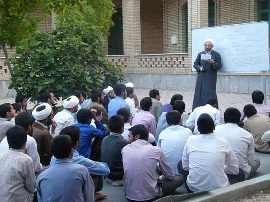 برگزاری درس اخلاق در مدارس علمیه خراسان جنوبی